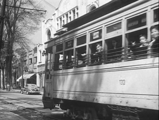 illusion rides on a tram / la ilusion viaja en tranvia / 1954. director: luis buñuel.